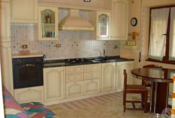 Foto OSTIA LIDO BILOCALE ARREDATO E RISTRUTTURATO