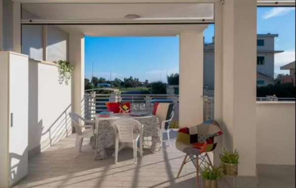 Foto OSTIA LIDO TRILOCALE CON TERRAZZO DI 40MQ