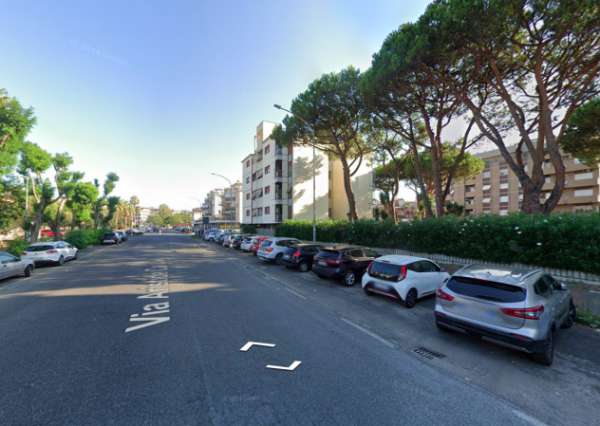 Foto OSTIA TRILOCALE CON BALCONE