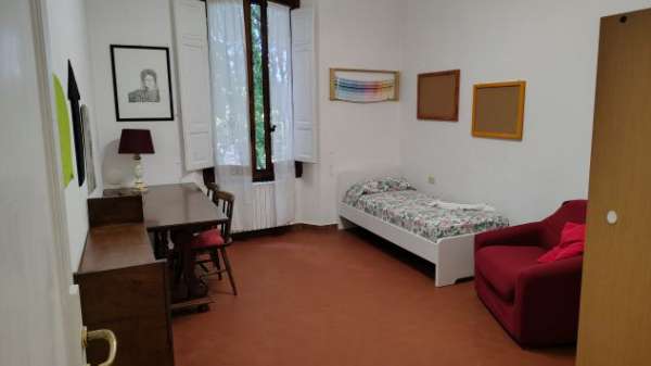 Foto OTTIMA CAMERA PER STUDENTESSA REFERENZIATA