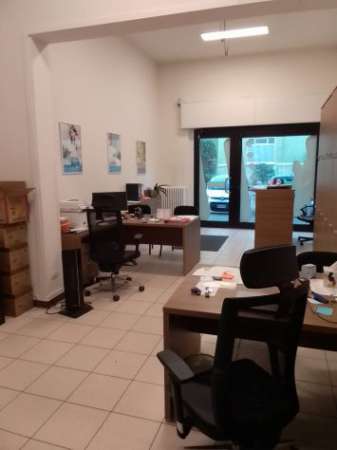Foto Ottimo Negozio Via Cadorna RHO