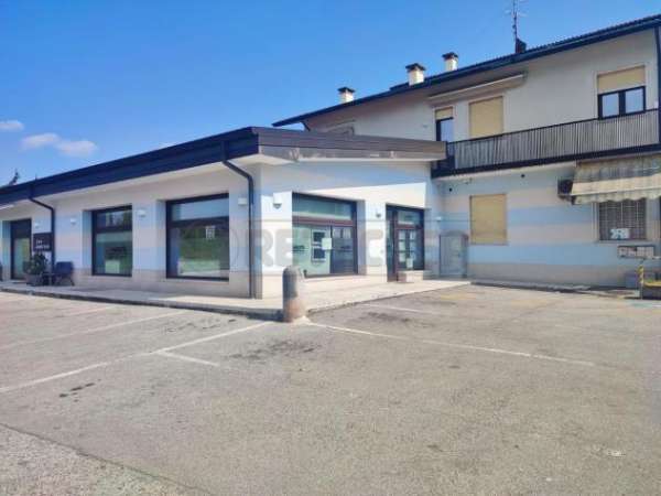 Foto Palazzina commerciale in affitto a Arzignano - 5 locali 110mq