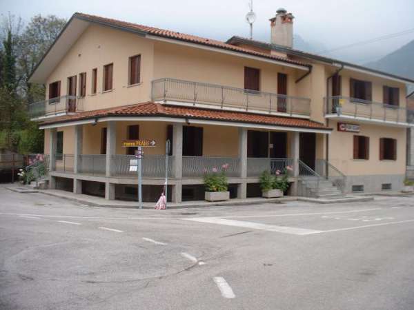 Foto Palazzina con 4 app. arredati  tipologie varie affitto con contratto temporaneo