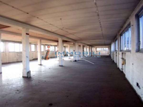 Foto Palazzo - Stabile in Affitto a Settala