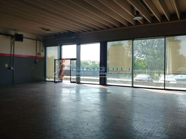 Foto Palazzo in affitto a Cambiago