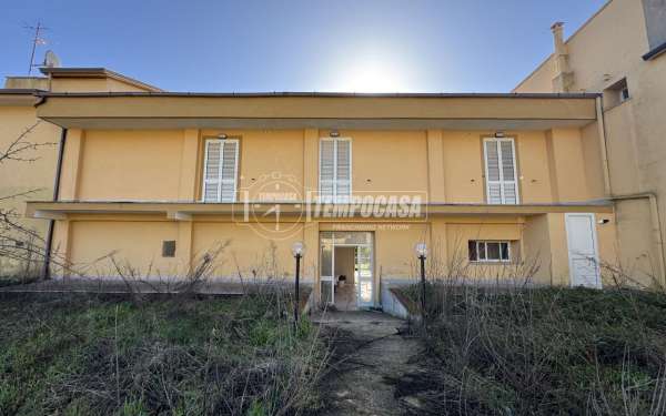 Foto Palazzo in affitto a Caserta