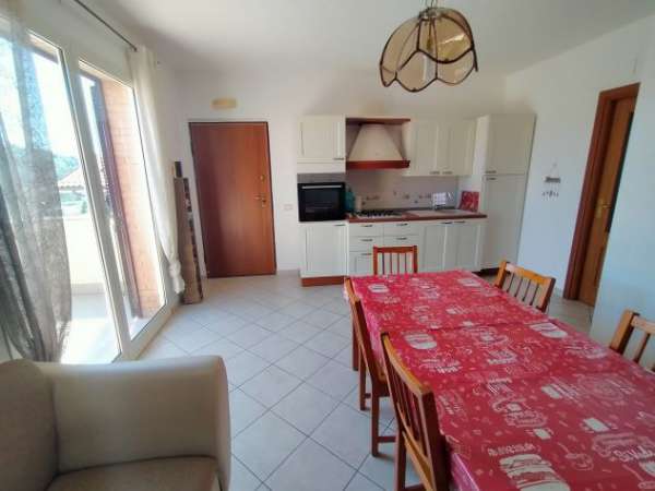 Foto Passo Varano, appartamento con garage