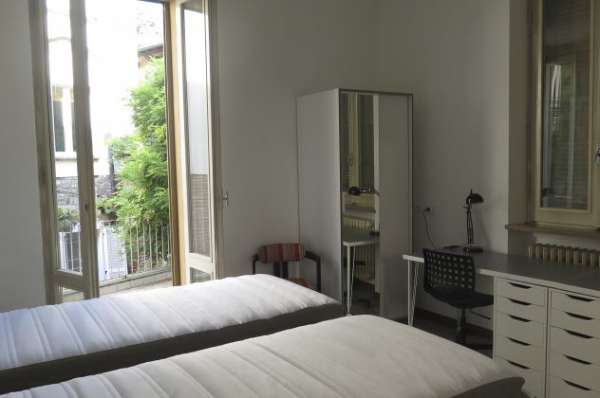 Foto Pavia centro storico. Offro camera in affitto a studentessa.