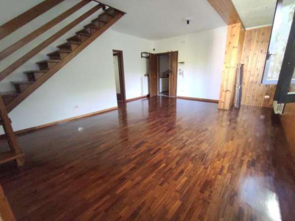 Foto Pentalocale in affitto a Bologna