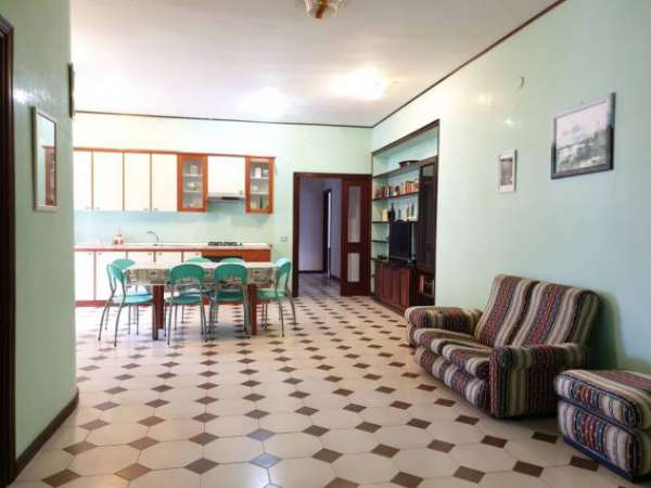 Foto Pentalocale in affitto a Catanzaro