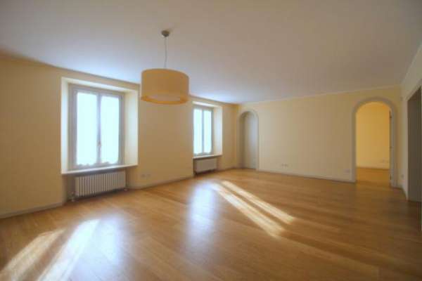 Foto Pentalocale in affitto a Lecco