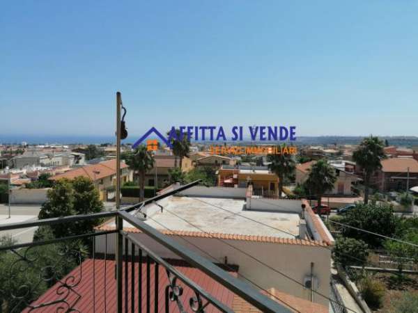 Foto Pentalocale in affitto a Melilli