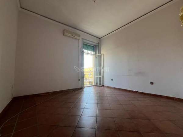 Foto Pentalocale in affitto a Napoli