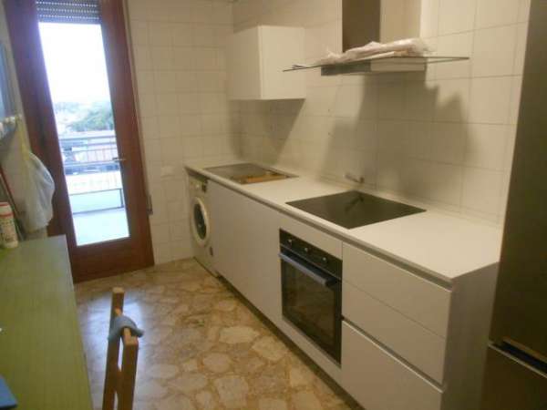 Foto Pentalocale in affitto a Padova