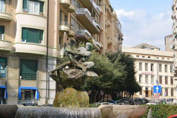 Foto Pentalocale in affitto a Savona