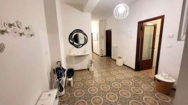 Foto Pentalocale in affitto a Senigallia