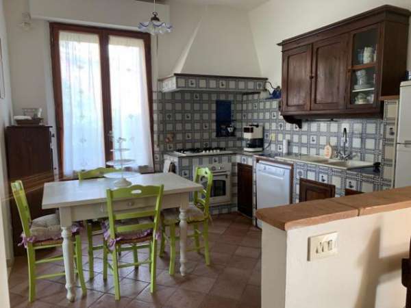 Foto Pentalocale in affitto a Siena