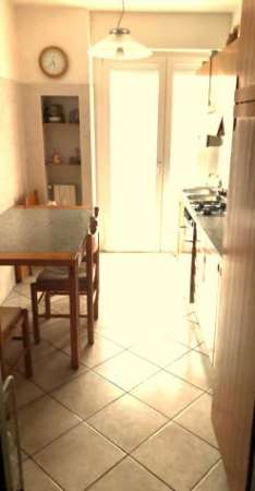 Foto PER STUDENTI in Via Gramsci � Ampio appartamento con 4stanze da letto e 2balconi