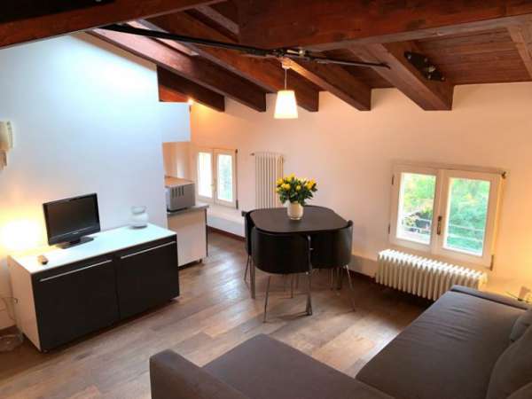 Foto Periodi medio-brevi bilocale spese incluse.