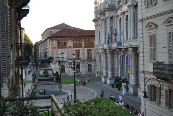 Foto Piazza Carlo Alberto Cantina in affitto