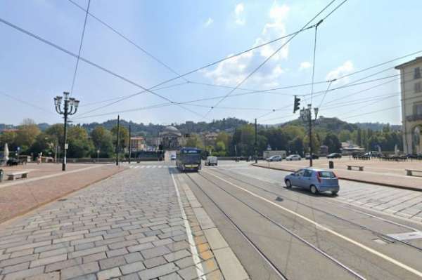 Foto PIAZZA VITTORIO VENETO GRAZIOSO BILOCALE E DECORAMENTE ARREDATO