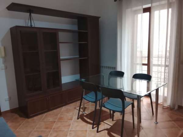 Foto Piccolo appartamento bene arredato � 450