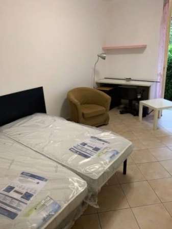 Foto PICCOLO BILOCALE PER STUDENTI VIA GENOVA 45
