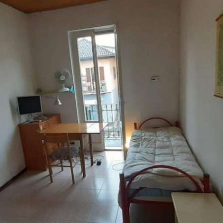 Foto PICCOLO BILOCALE PER STUDENTI VIA SAN PIETRO IN VERZOLO