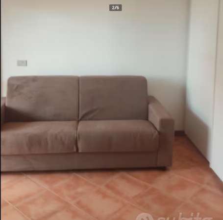 Foto PONTE DI NONA MONOLOCALE CON BALCONE E POSTO AUTO