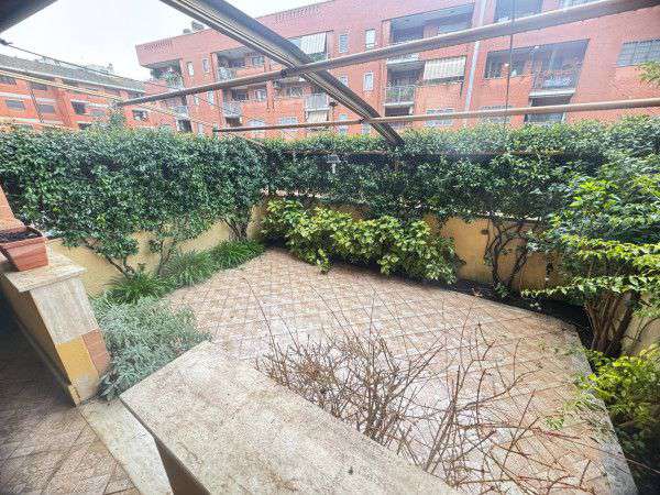 Foto PORTA DI ROMA - TRILOCALE CON GIARDINO PRIVATO