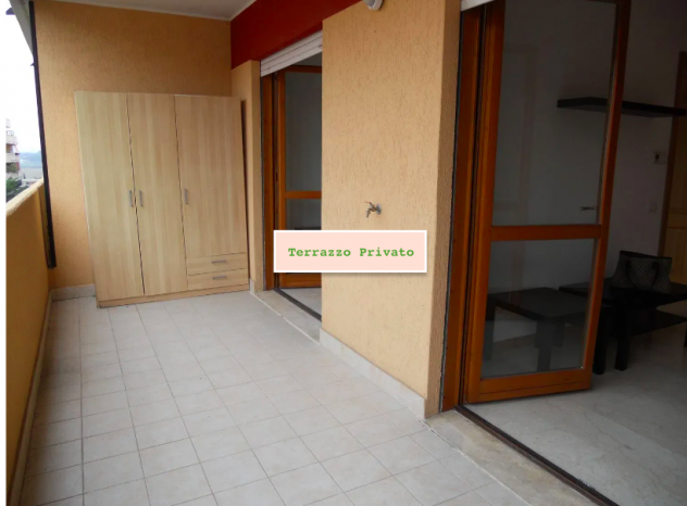 Foto PORTA DI ROMA TRILOCALE ARREDATO CON TERRAZZO PRIVATO E POSTO AUTO COPERTO.