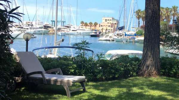 Foto PORTOROSA (ME) - Villetta signorile con vista e giardino