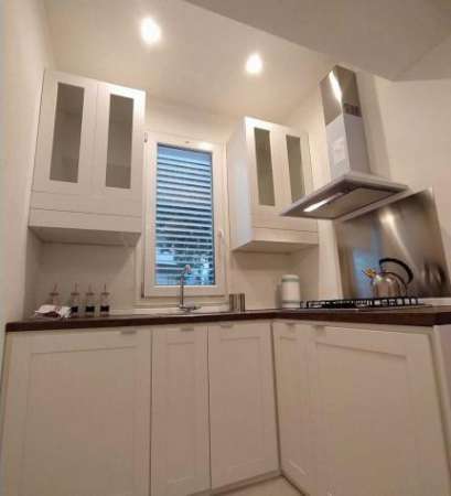 Foto Porzione di casa in affitto a Massa