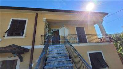 Foto Porzione di casa in buono stato di 100 mq. a Piani Di Ponzano