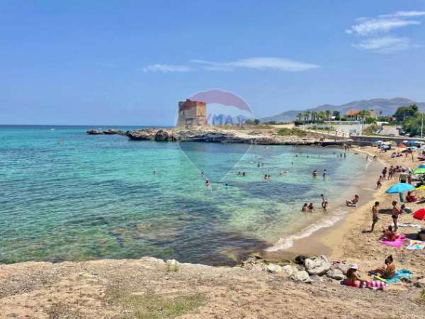 Foto Porzione di villa in affitto a Cinisi