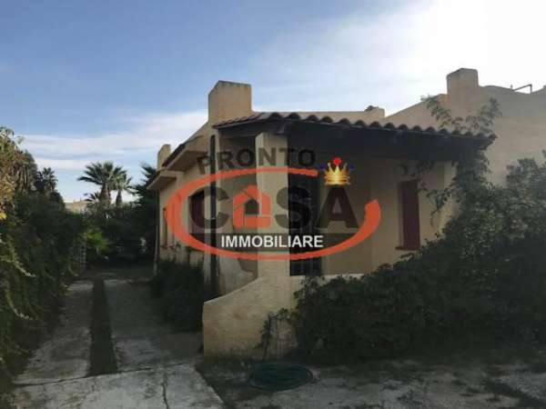 Foto Porzione di villa in affitto a Marsala