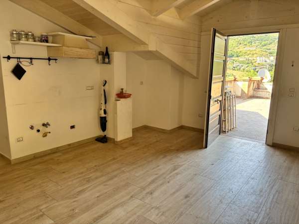 Foto Porzione di villa in affitto a Torchiara