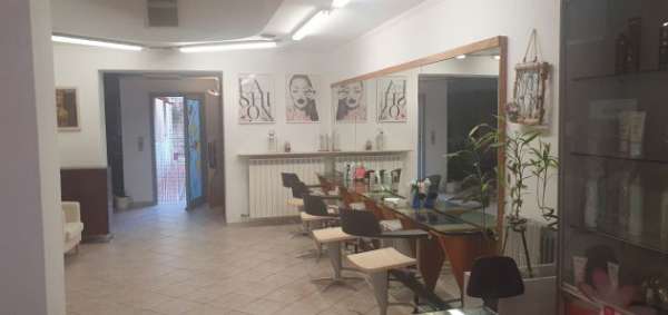 Foto Postazione parrucchiere
