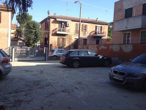Foto posti auto zona santa viola