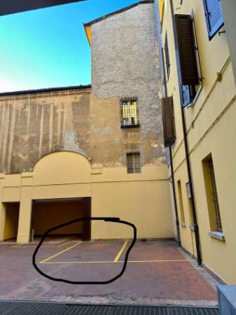 Foto Posto auto Bologna centro