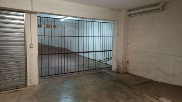 Foto POSTO AUTO COPERTO CON CANCELLO PRIVATO