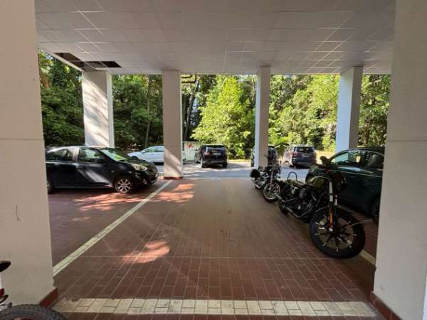 Foto Posto auto doppio Novoli