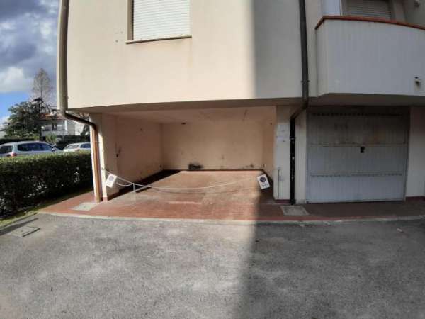 Foto Posto auto in affitto a Pisa 30 mq  Rif: 883089