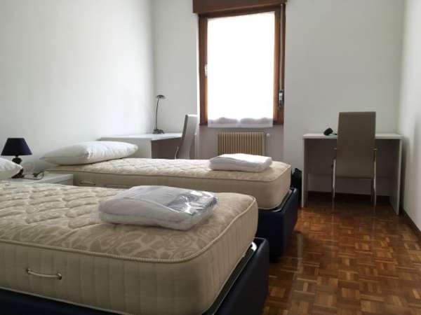 Foto POSTO IN DOPPIA PER STUDENTE