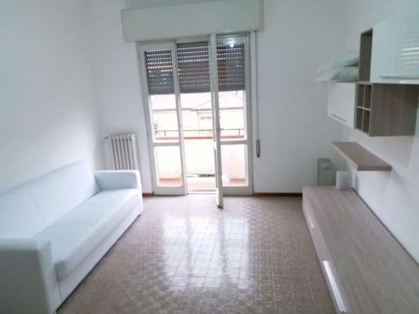 Foto POSTO LETTO IN AFFITTO  SOLO AI MASCHI