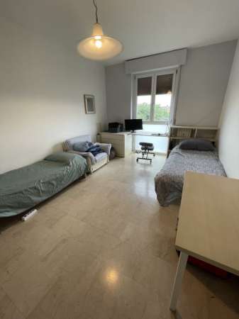 Foto POSTO LETTO IN AMPIO TRILOCALE