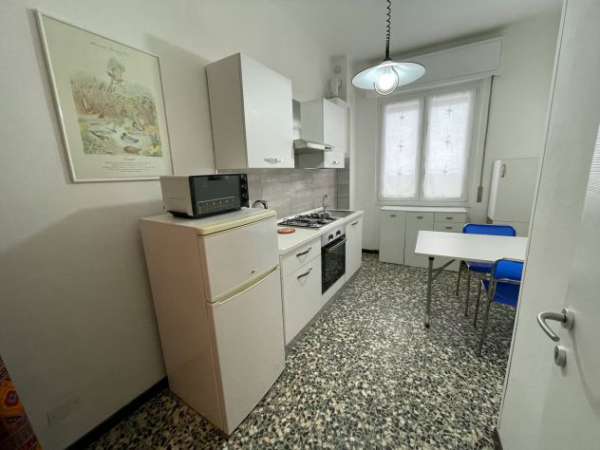 Foto POSTO LETTO IN CAMERA DOPPIA A STUDENTE ZONA CENTRALE