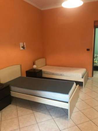 Foto Posto letto in camera doppia o camera singola Torino via Cellini per studentesse