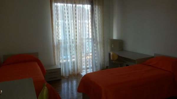 Foto POSTO LETTO IN DOPPIA PER STUDENTESSE