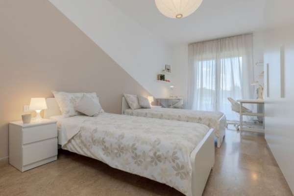 Foto POSTO LETTO IN STANZA DOPPIA DISPONIBILE DA SUBITO
